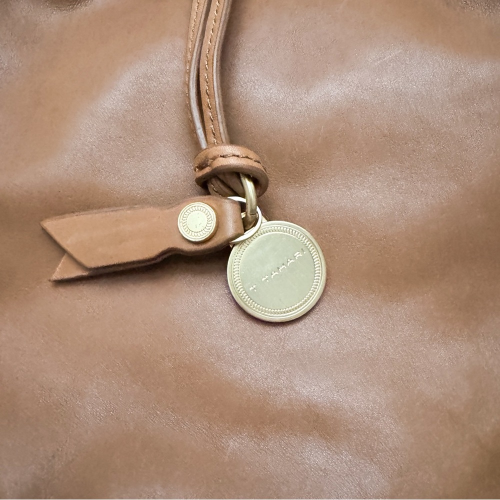 T Tahari Tan Leather Drawstring Hobo Bucket Bag With Dust Bag - Picture 3 of 10